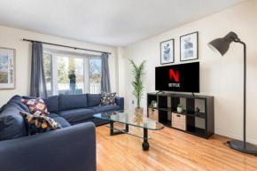 Central 4 Bed Room Home by GO Station and Sq One